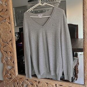 NWOT WOMEN’S VINEYARD VINES GREY SWEATER 🩵